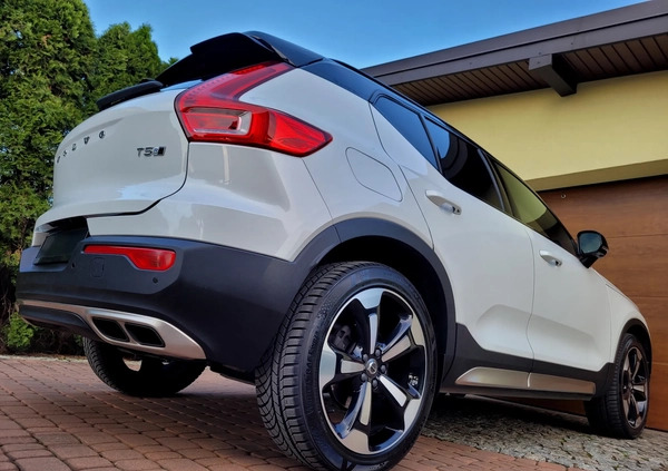 Volvo XC 40 cena 109000 przebieg: 205000, rok produkcji 2019 z Opoczno małe 781